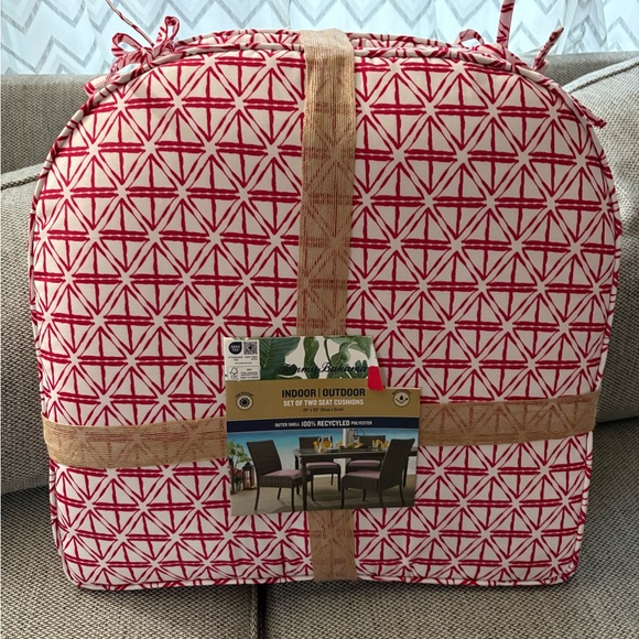 Tommy Bahama Other - Tommy Bahama Vibrant Pink and White Geometric Seat Cushion- set of 2